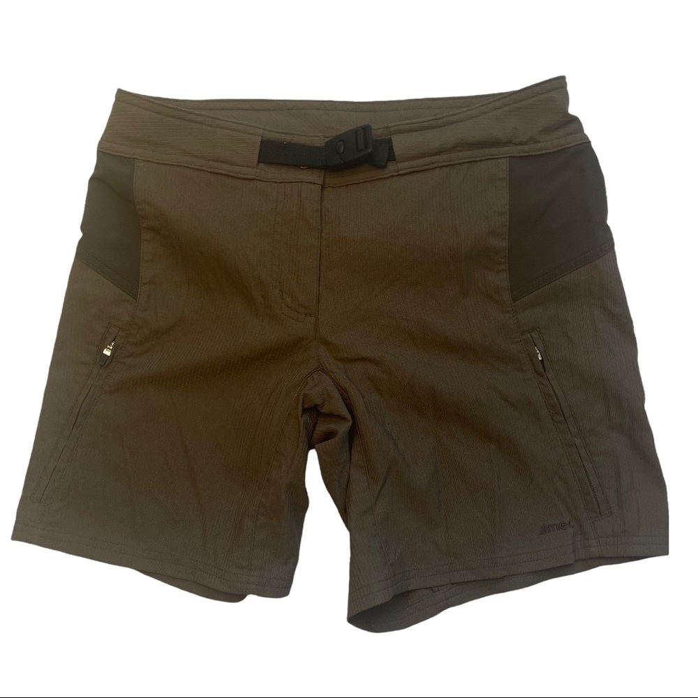MEC Mountain Equipment Co-op Women’s Size 6 Flat Front Lightweight Short 610
